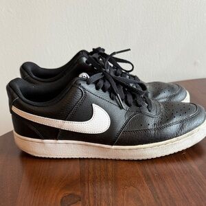 Nike Classic Black and White Leather Shoes - 10W/8.5M